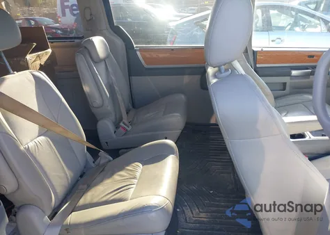 2010 Chrysler Town & Country Limited from USA, damaged, VIN 2A4RR6DX3AR133330